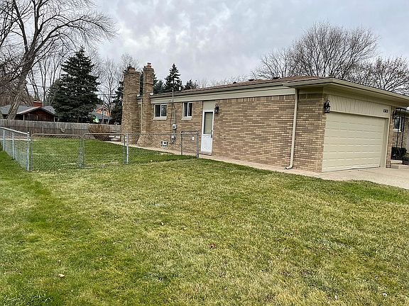 Large Side yard