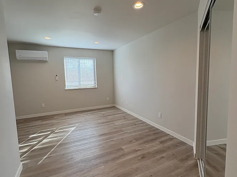 2210 N Arden Ct #B — Photo 16