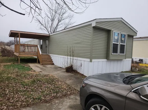 2125 Pacific Dr, Clarksville, IN 47129