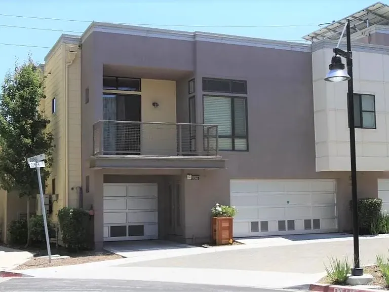 936 Curlew Ln — Photo 1