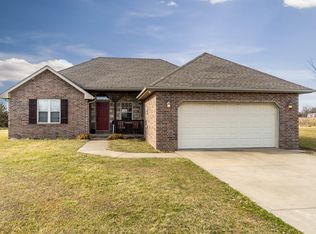 4304 Fair Haven Dr, Nixa, MO 65714
