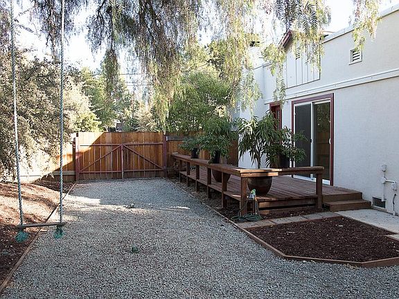 Side yard deck