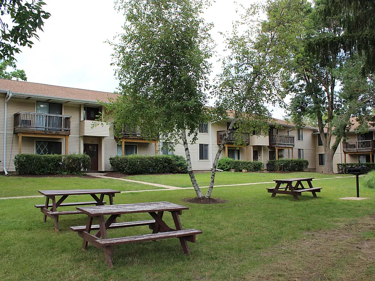 Arbor Lakes Picnic Area