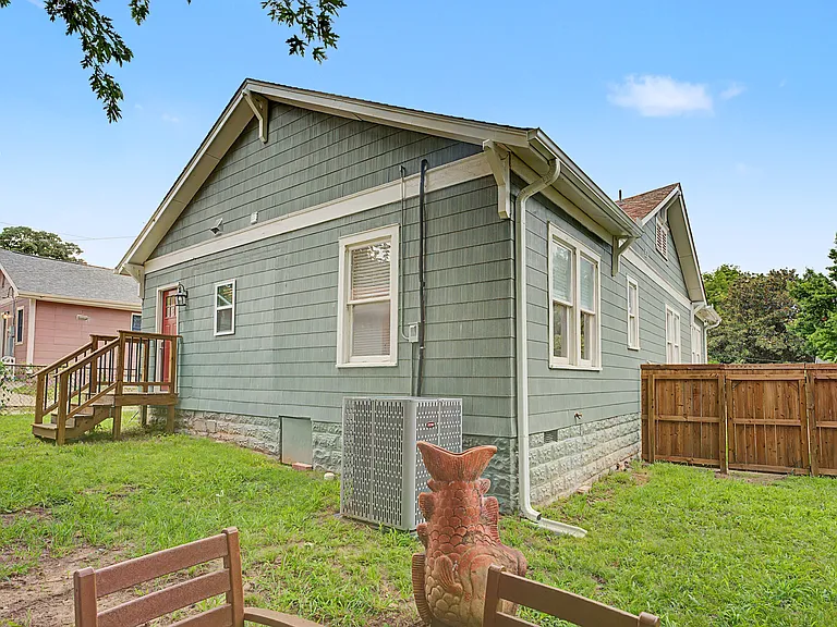 1308 W Easton St — Photo 23