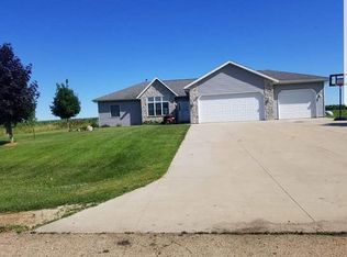 W10789 Mikard Rd, Beaver Dam, WI 53916