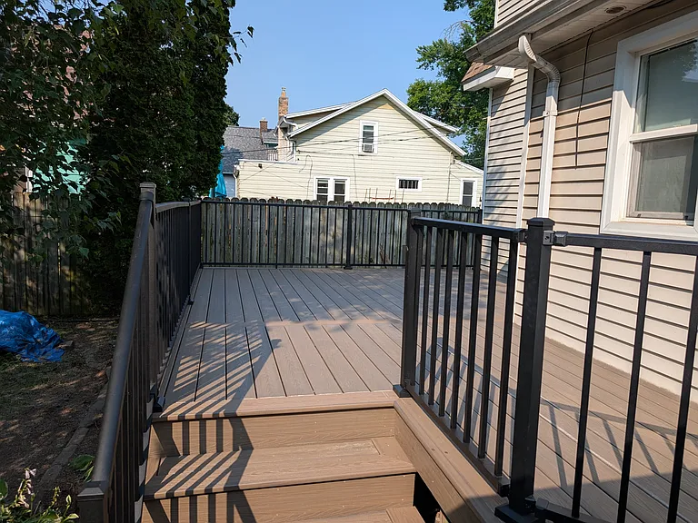 2410 E Mifflin St — Photo 11