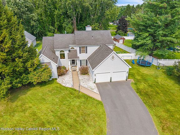 3rd image of 302 Quidor Court