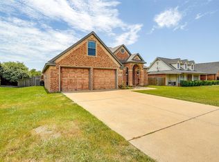 521 McKittrick Ct, Godley, TX 76044