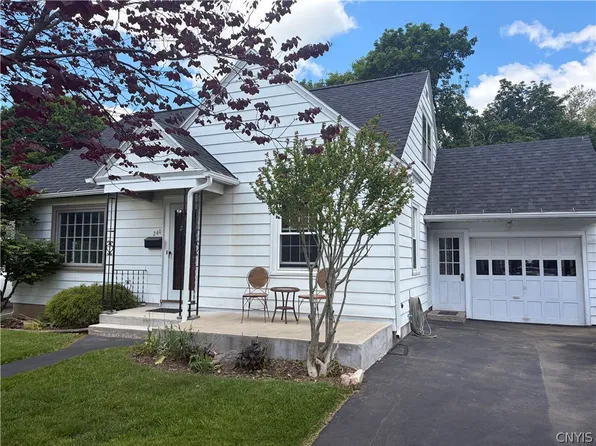 240 Ferncliff Ave, Liverpool, NY 13088