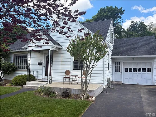 240 Ferncliff Ave Photo 1