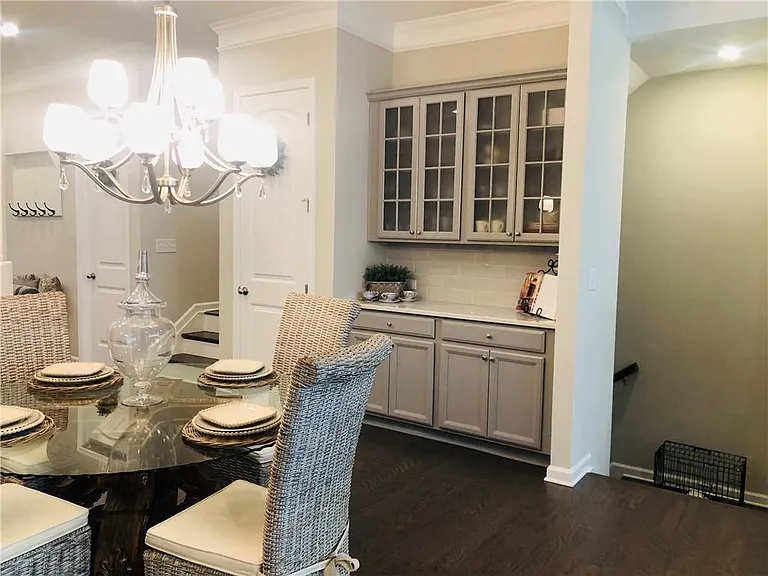 324 Beacons Pl — Photo 13