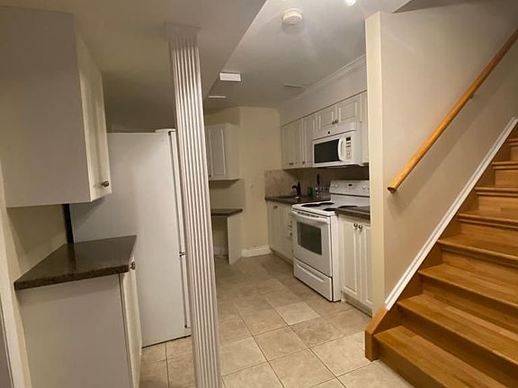 2nd image of 3197 Oakview Rd