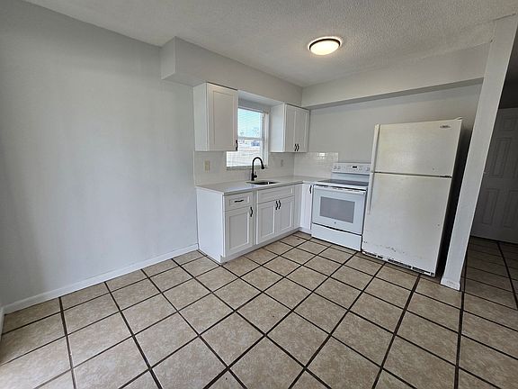 3rd image of 5427 16th St E #B