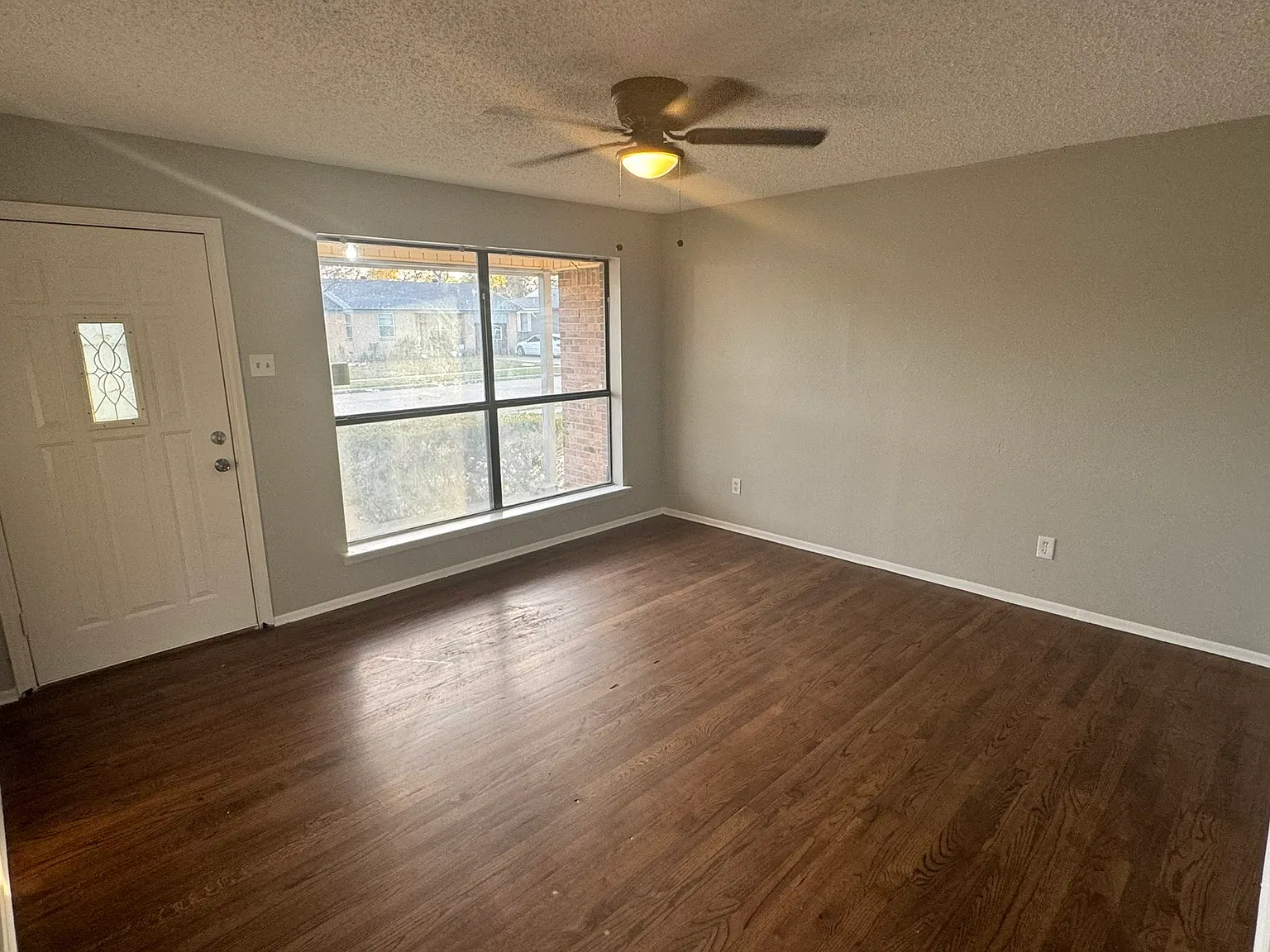3 bed, 1142 sqft, $1,850 — Photo 4