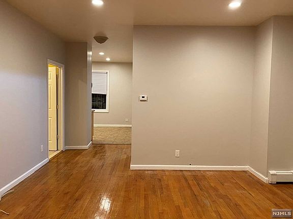4th image of 137 Hoefleys Ln #1
