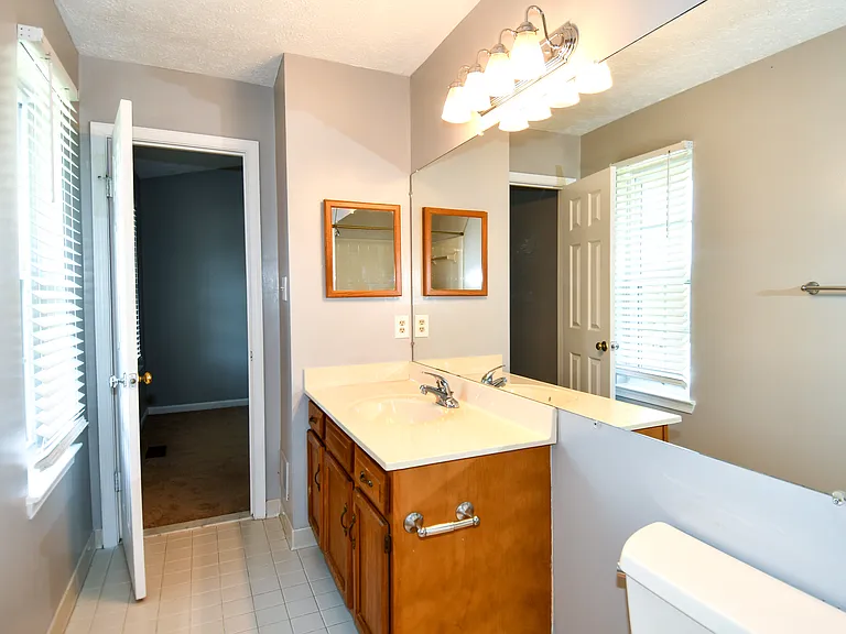 13703 Lord Sterling Pl — Photo 10