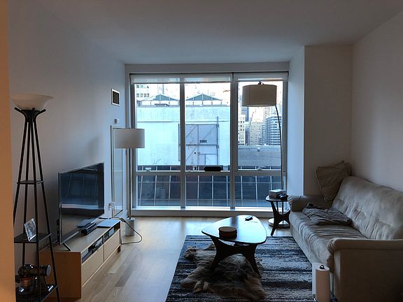 3rd image of 885 6th Ave APT 19F
