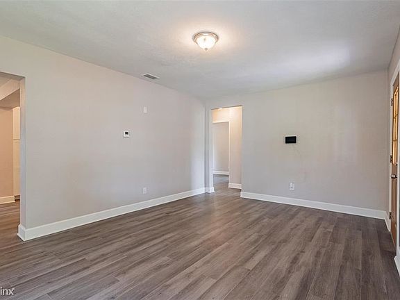 3rd image of 1149 Oakhill St
