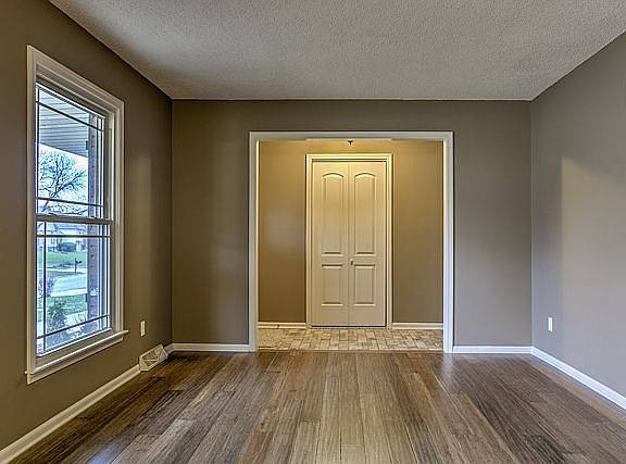 5th image of 10108 NW Mirror Lake Dr