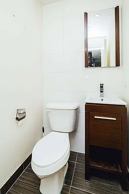 Rented by Nooklyn NYC LLC | media 54