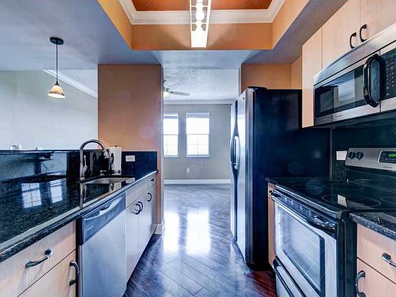 4th image of 533 NE 3rd Ave APT 518
