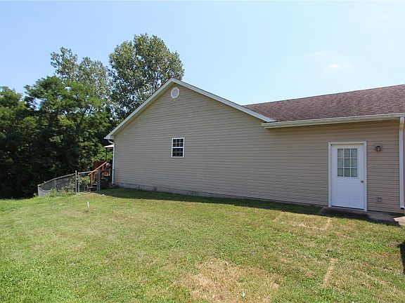 4th image of 110 Hollyvale Dr
