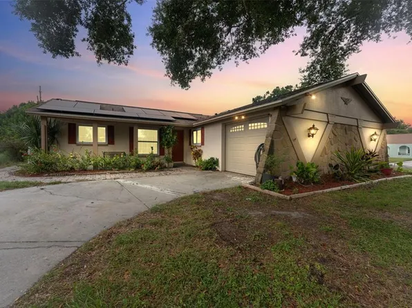 8841 Oak Cir, Tampa, FL 33615
