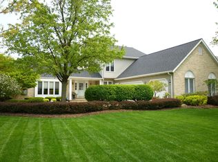 2215 Indianpath Dr, Westlake, OH 44145