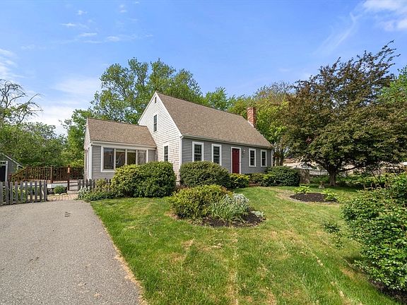 2nd image of 24 Merritt Ln