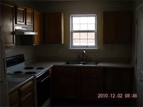 4th image of 9659 English Oak Pl