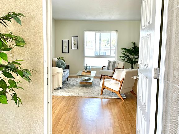 2nd image of 1835 Grant Ave APT B