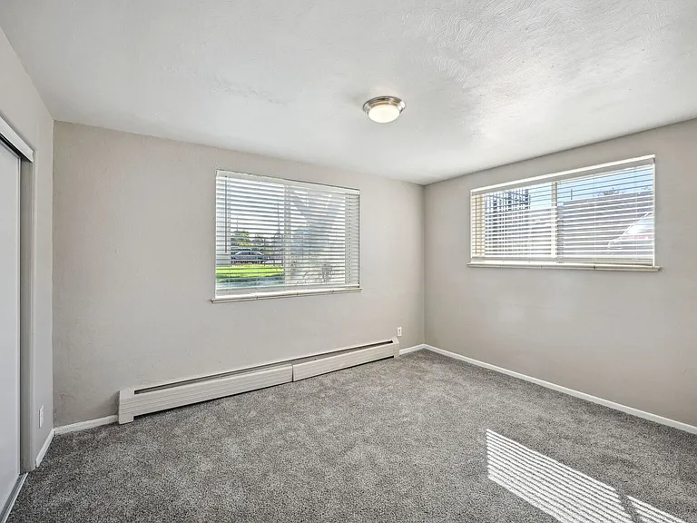 Evergreen 830 Sq.Ft.