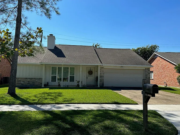 3114 Sleepy Hollow Dr — Photo 1