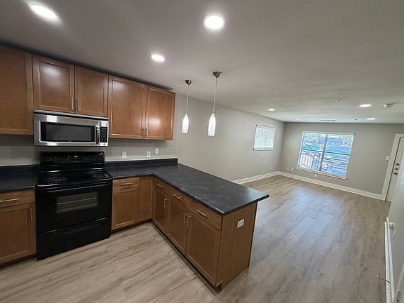 2nd image of 711 1/2 W 32nd St #111