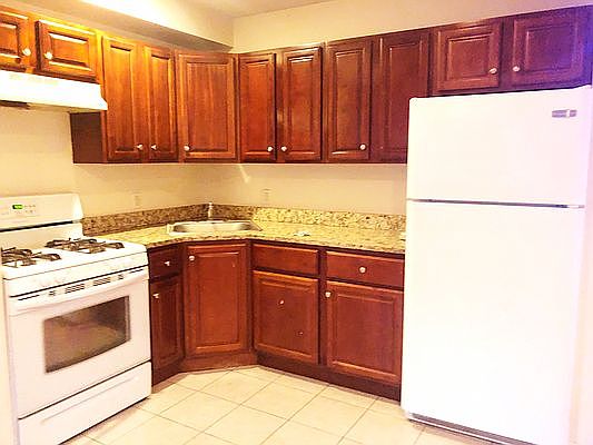 1st image of 2522 Hoyt Ave S APT 2F