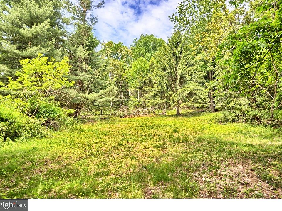 2nd image of 120 Orchard Way