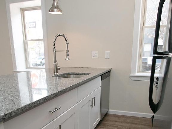 2nd image of 1800 Catharine St #1