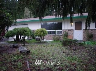 3822 Pineneedle Dr, Bremerton, WA 98310