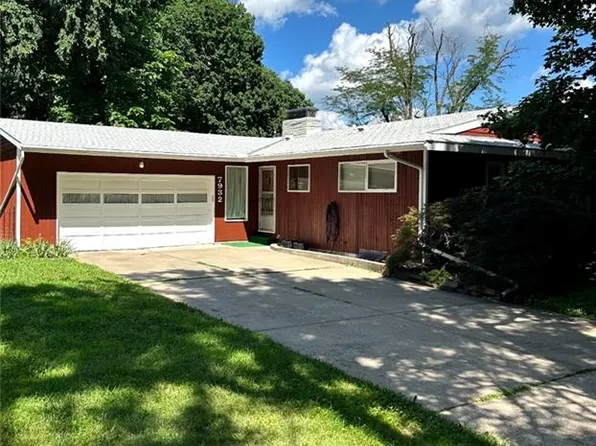 7932 Shawnee Dr, Overland Park, KS 66212