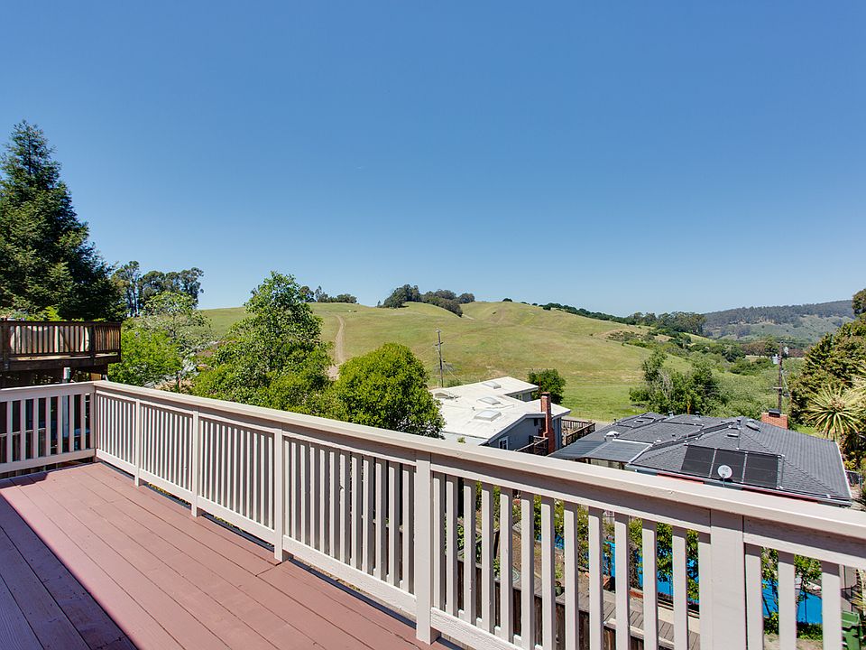 2nd image of 2560 Ridge Crest Ct