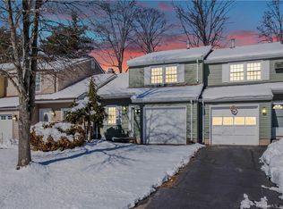 14 Pebble Ct, Newington, CT 06111