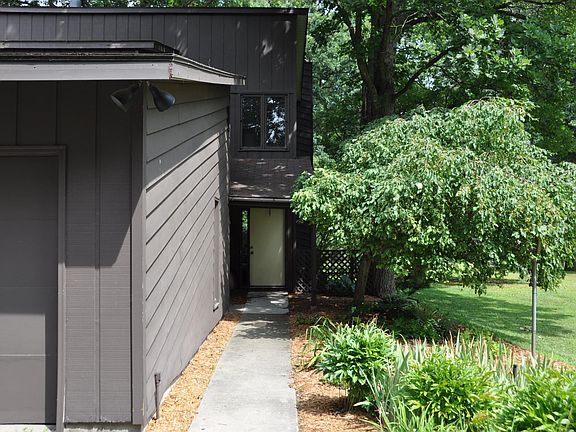 3rd image of 4012 Pfeiffer Ct #4012