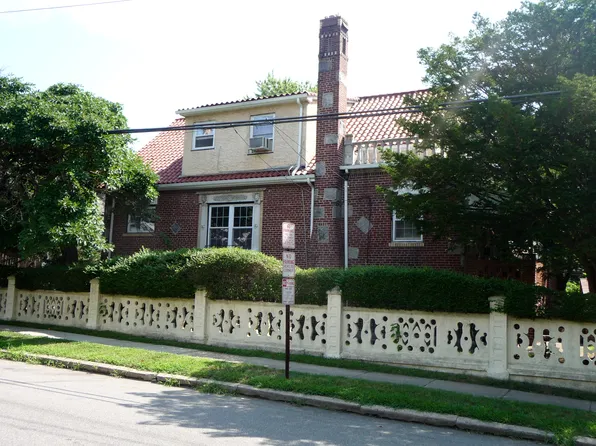 231 Manorhaven Blvd, Port Washington, NY