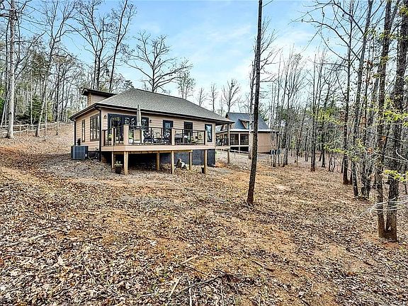 2nd image of 540 Doe Run Unit B