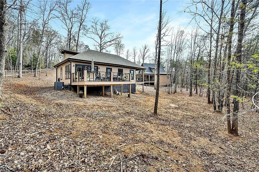 Building Photo - 540 Doe Run #B