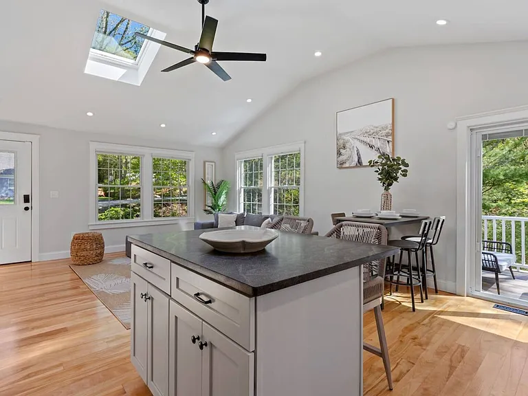 Galleon Dr — Photo 11