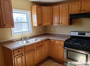 38 Bullard St #3, New Bedford, MA 02746