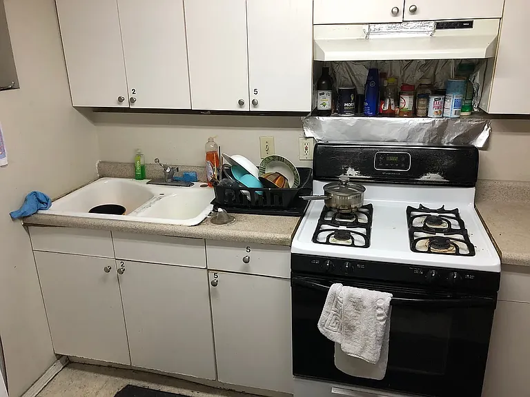 4307 11th Ave NE #6 — Photo 12