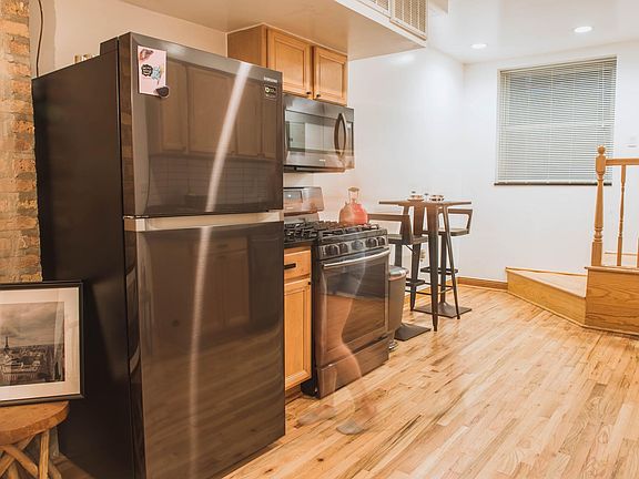 4th image of 2735 W Le Moyne St #B