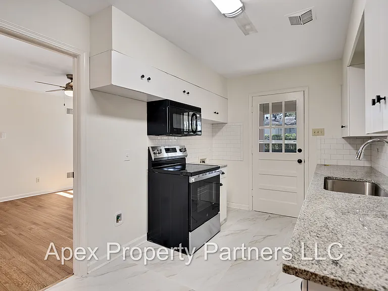 5319 Chickasaw Rd — Photo 2